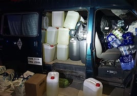 Interceptada en Chiclana una furgoneta con petacas de gasolina que circulaba de madrugada en sentido contrario y con las luces apagadas