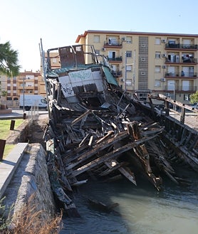 Imagen secundaria 2 - El Vapor de El Puerto, una muerte varada catorce años después
