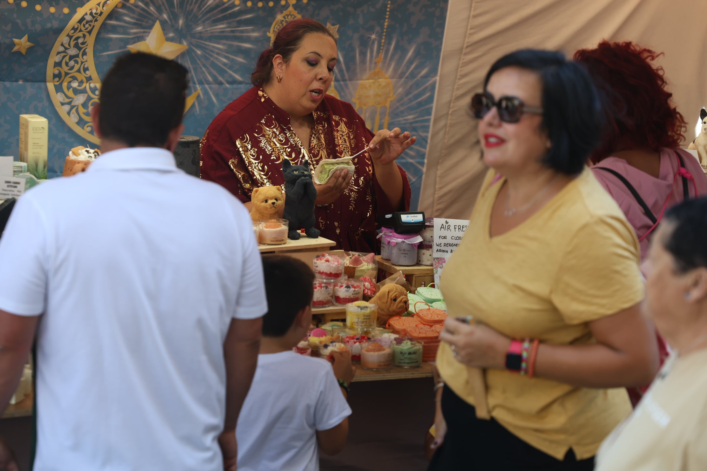 Gran ambiente en la segunda jornada del Mercado Andalusí en Cádiz
