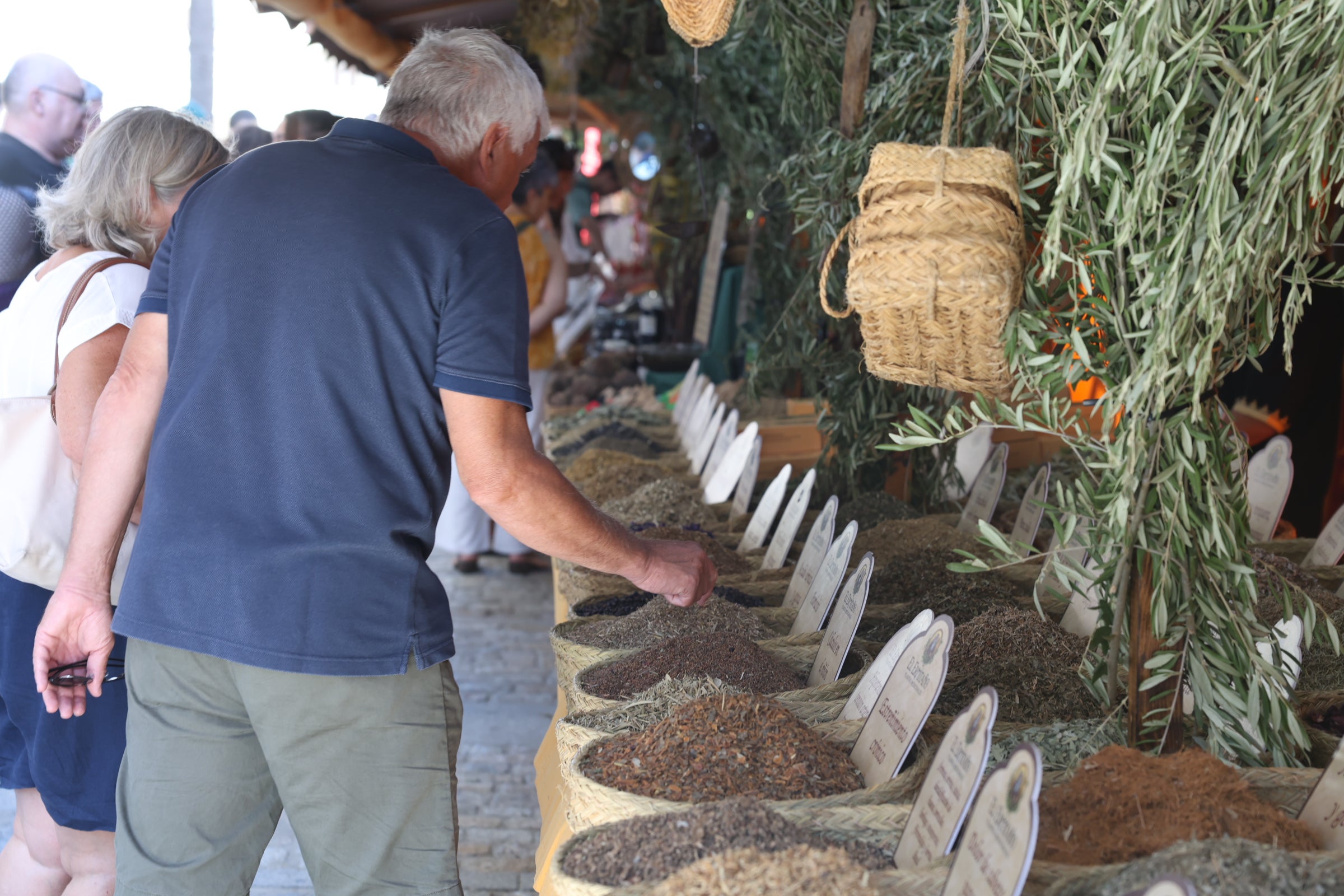 Gran ambiente en la segunda jornada del Mercado Andalusí en Cádiz