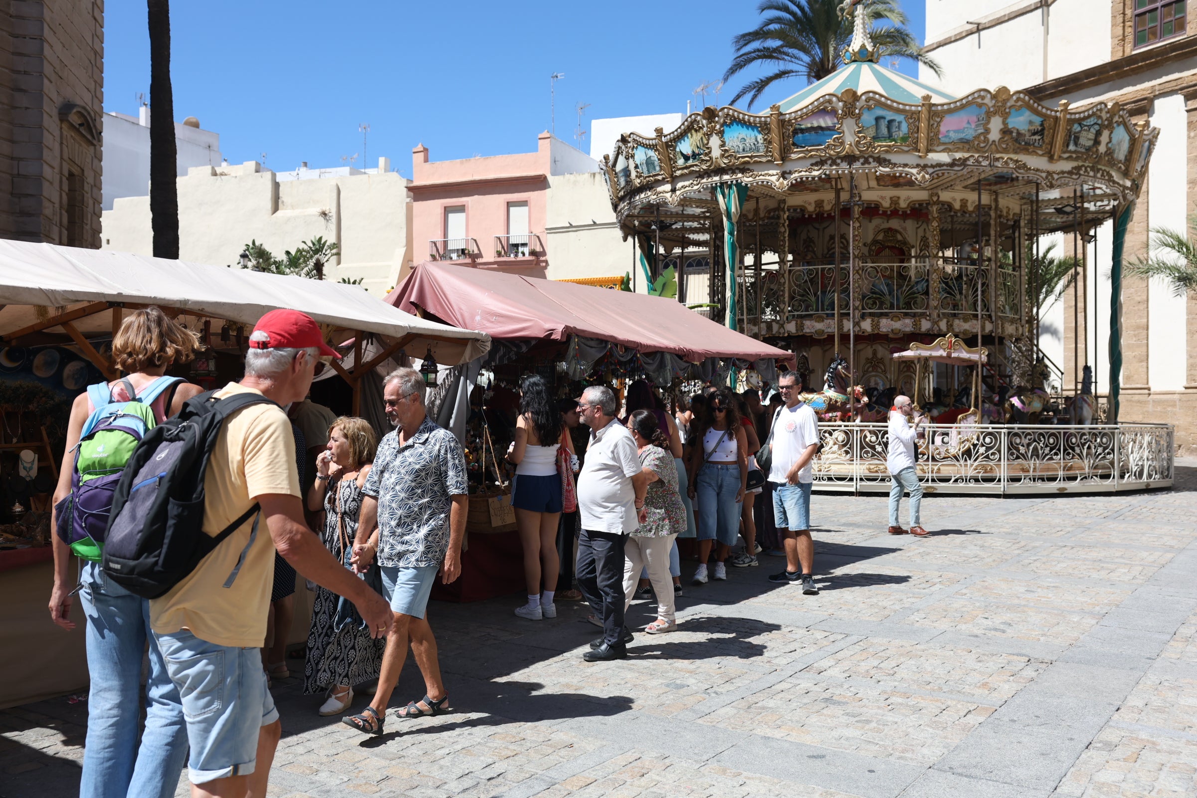 Gran ambiente en la segunda jornada del Mercado Andalusí en Cádiz