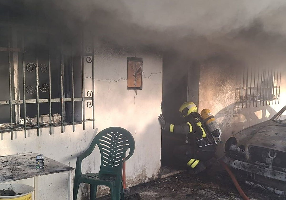 Un muerto en el incendio de una vivienda en Chipiona