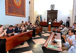 El Ayuntamiento de Jerez aprueba la distribución del remanente de Tesorería para pagar deuda y proyectos de ciudad