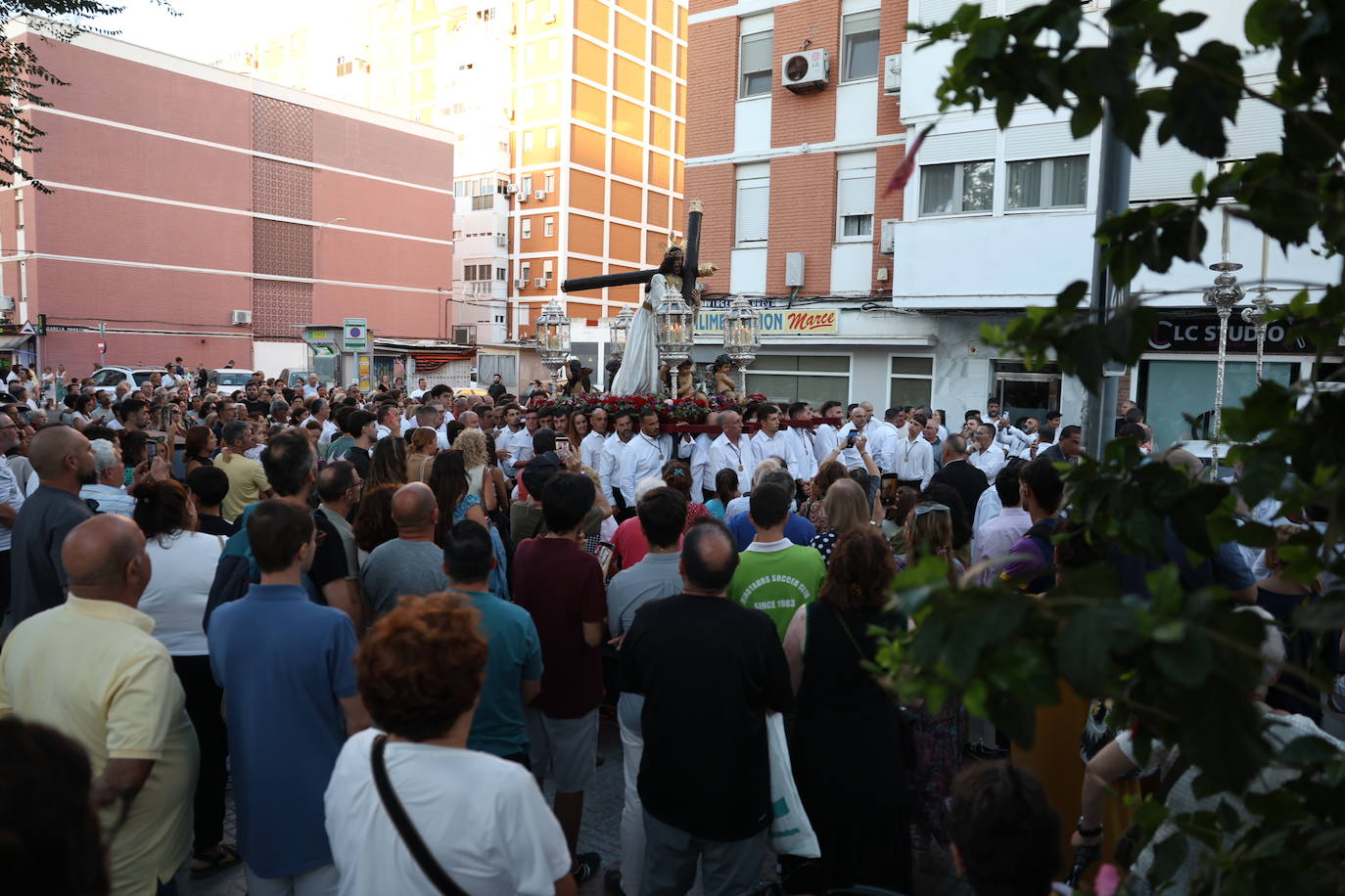Fotos: Jesús Nazareno peregrina hacia la la Parroquia Nuestra Señora de Loreto