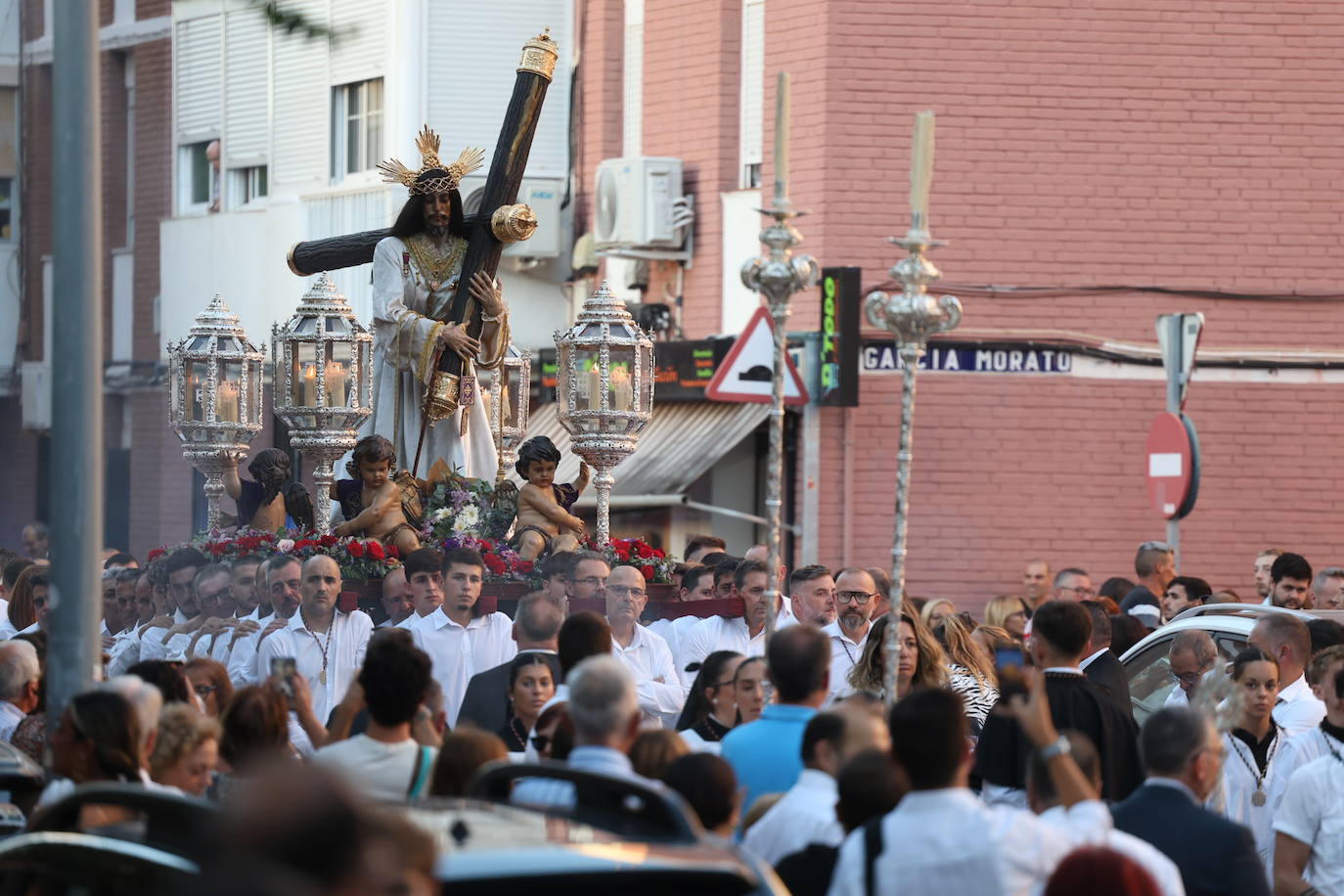 Fotos: Jesús Nazareno peregrina hacia la la Parroquia Nuestra Señora de Loreto