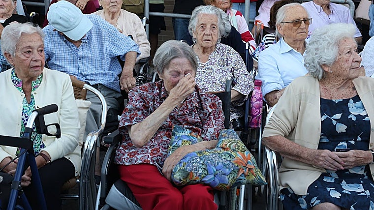 Visita de Jesús Nazareno a la residencia Micaela Aramburu