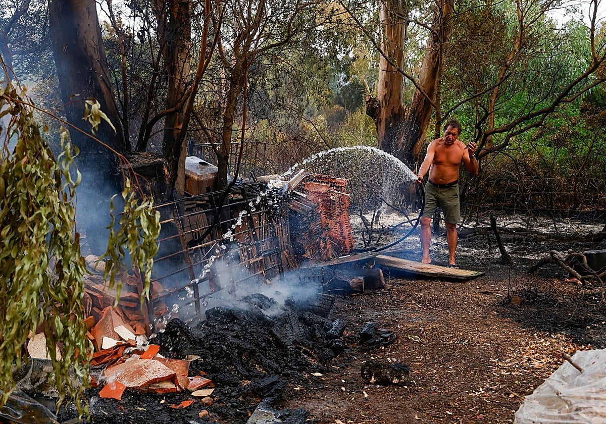El incendio obligó a evacuar a miles de personas