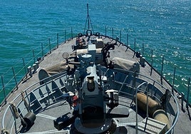 El patrullero Medas vuelve a Cádiz tras reforzar la seguridad marítima en el mar de Alborán