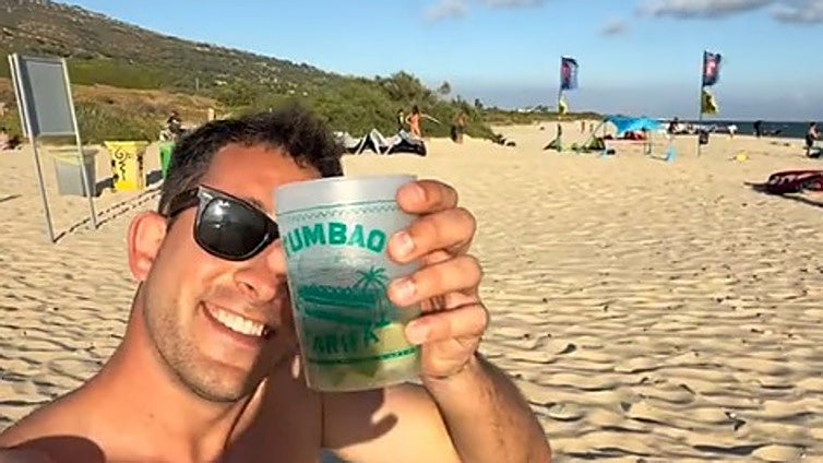 Va por primera vez al Tumbao de Tarifa y dice si realmente merece la pena: «Es la mejor fiesta de Andalucía»