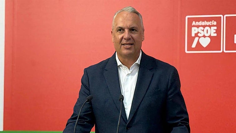 Ruiz Boix dice que, «pese a quien pese, Pedro Sánchez acabará con la Verja» y celebra su reunión con Starmer