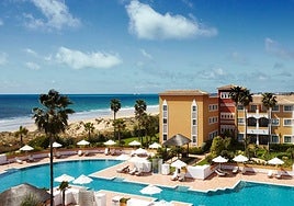 Una noche en un hotel en Chiclana costó 219 euros de media en julio