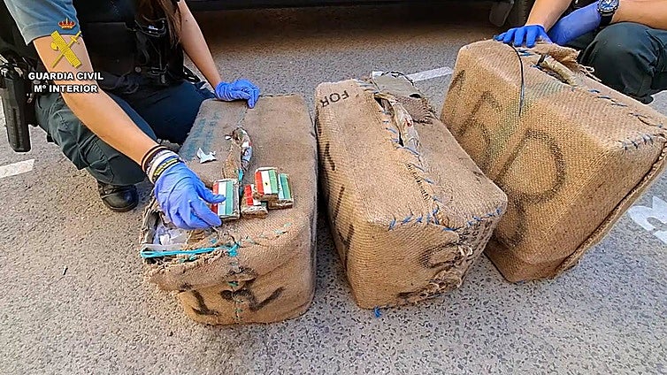 Detenido en Albacete un vecino de La Línea que transportaba 310 kilos de hachís en una furgoneta