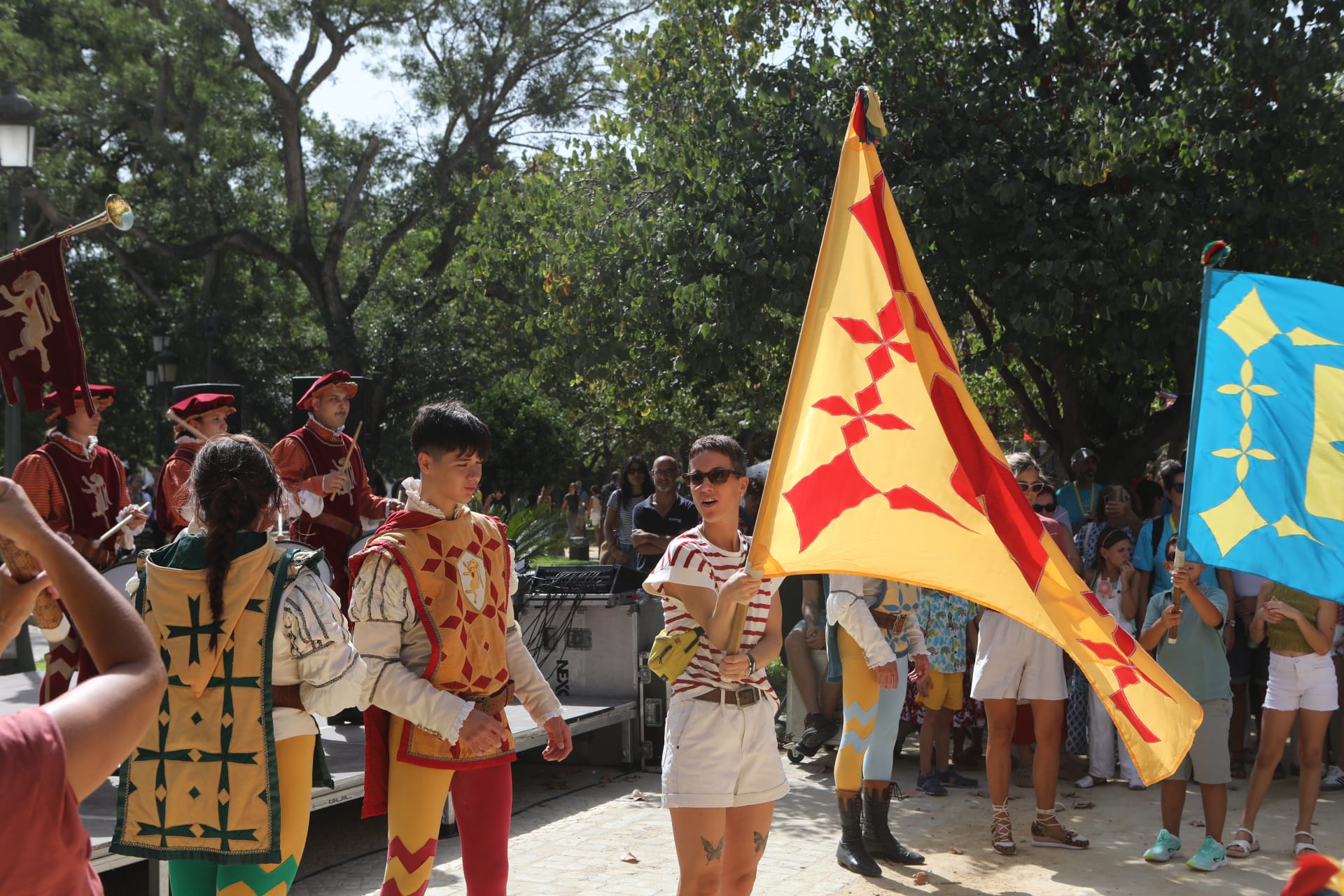 Fotos: Las imágenes del taller Danzas Internacionales del Festival de Folklore de Cádiz