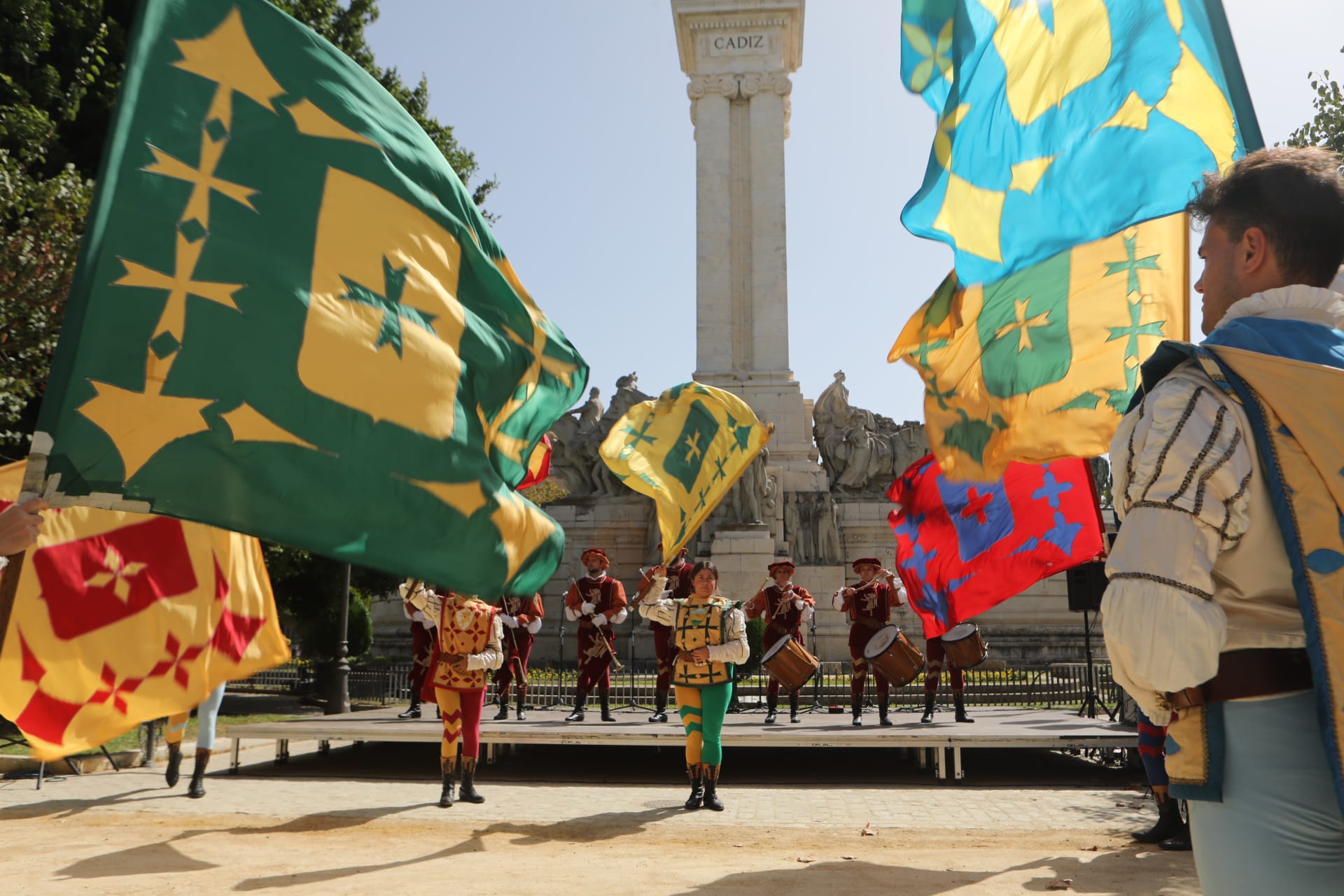 Fotos: Las imágenes del taller Danzas Internacionales del Festival de Folklore de Cádiz