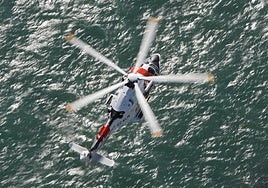 Rescatado un skysurfista atrapado en el agua en Tarifa