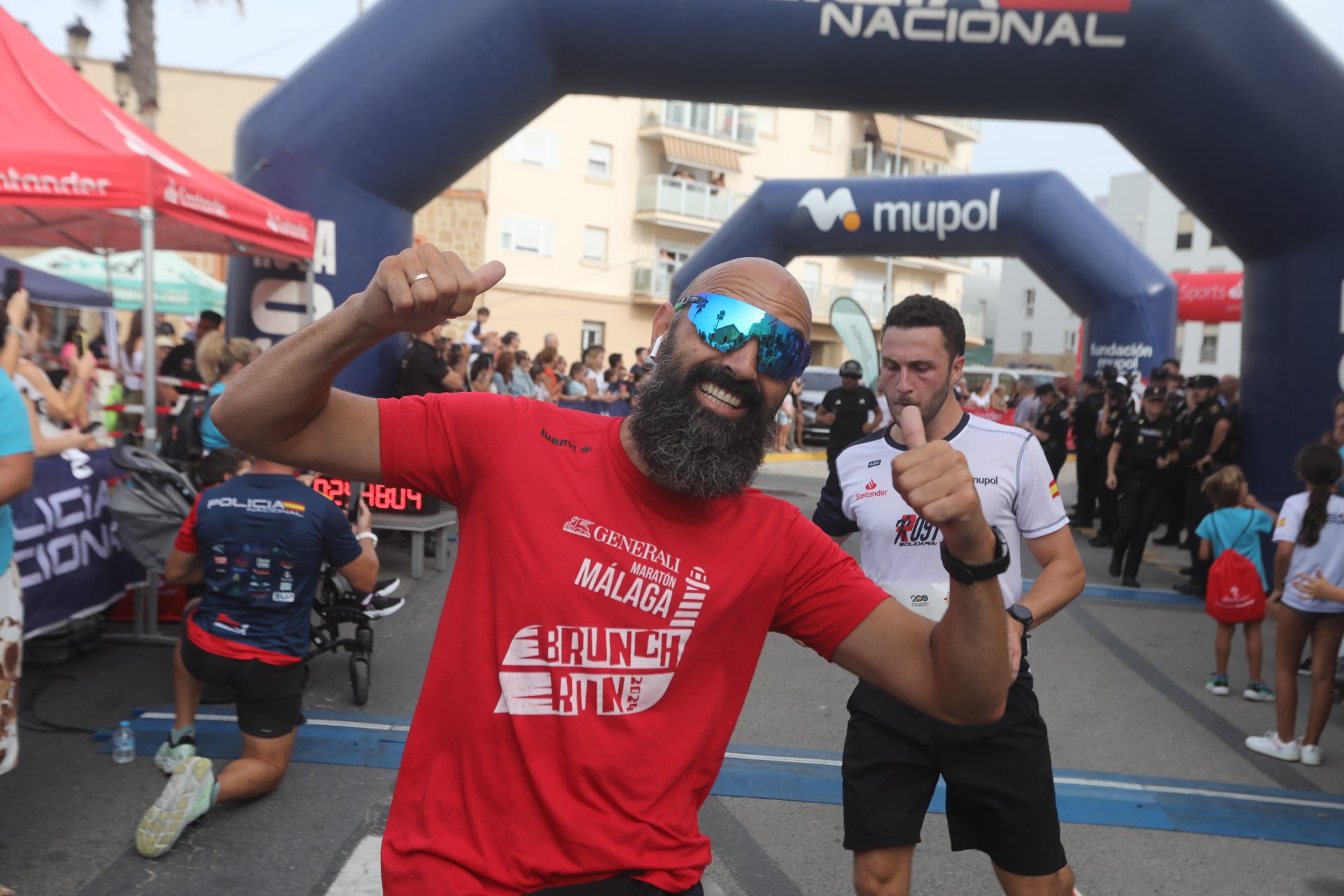 Fotos: Las imágenes de la carrera solidaria por las enfermedades raras de la Policía Nacional en Cádiz