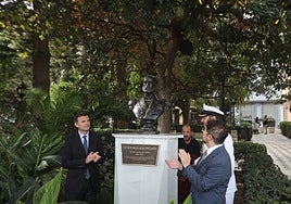 El busto del héroe chileno Arturo Prat ya luce en Cádiz
