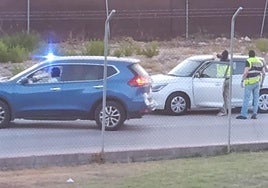 La trama de funcionarios que colaba móviles, alcohol y anabolizantes en la prisión de Puerto II: recibían hasta 4.000 euros