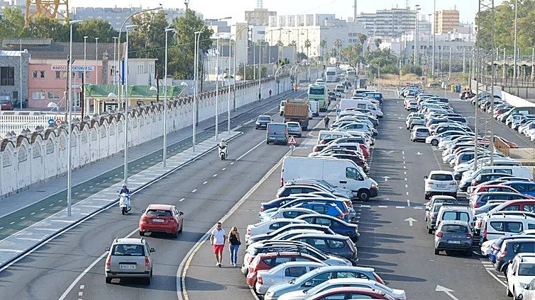 El Ayuntamiento de Cádiz creará nuevos parkings provisionales y aparcamientos