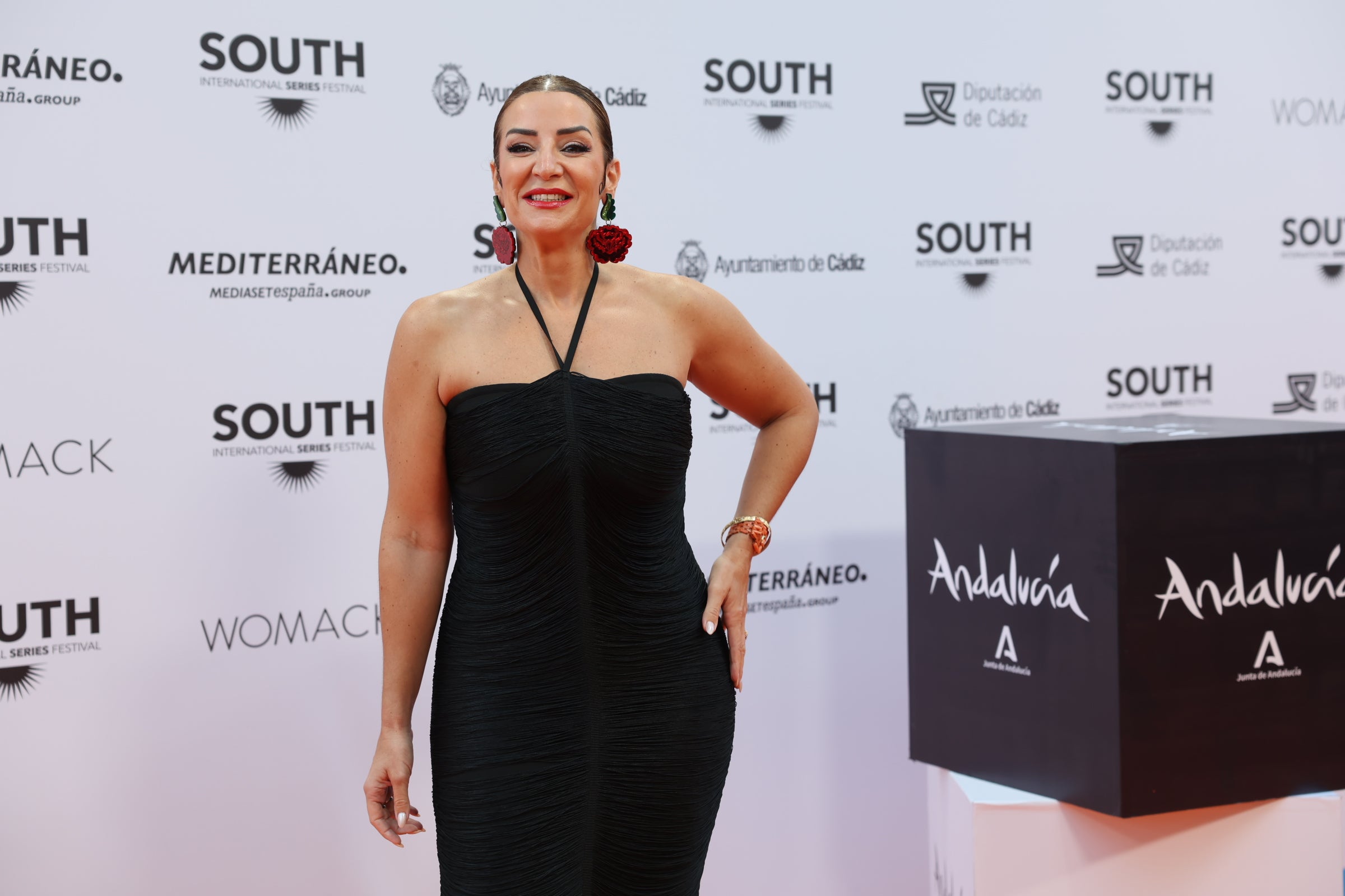 Las imágenes del primer desfile de estrellas por la alfombra naranja