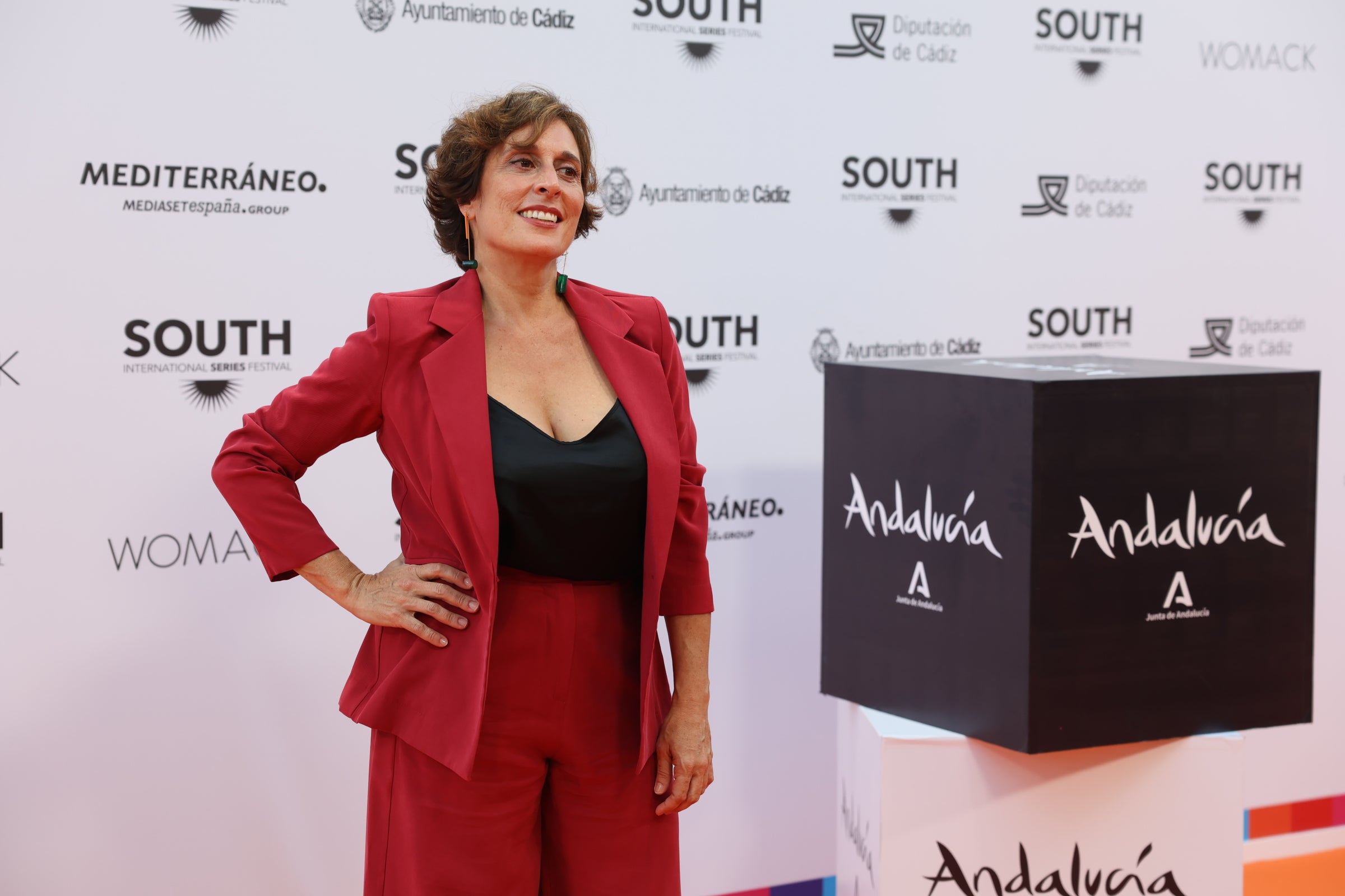 Las imágenes del primer desfile de estrellas por la alfombra naranja