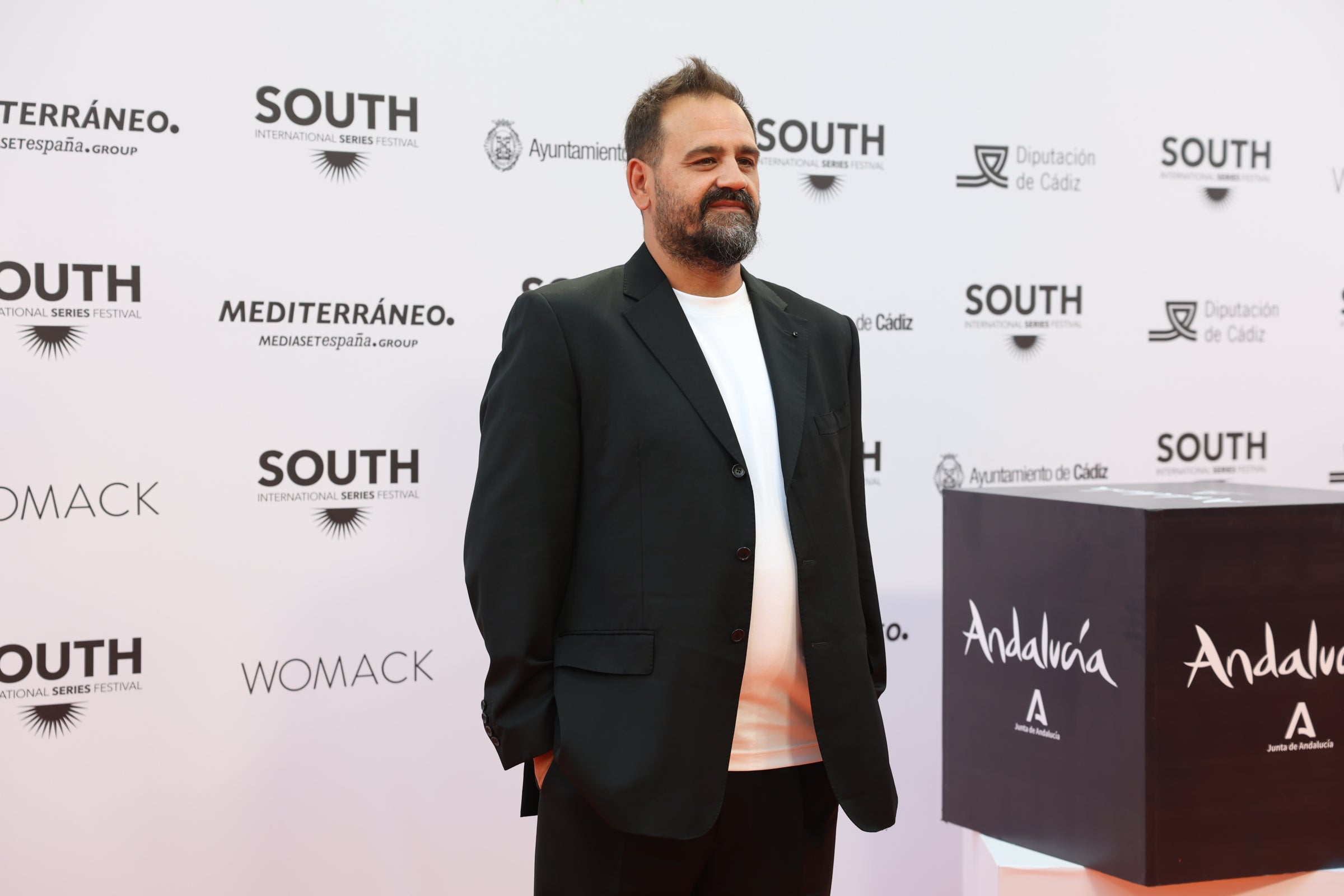 Las imágenes del primer desfile de estrellas por la alfombra naranja