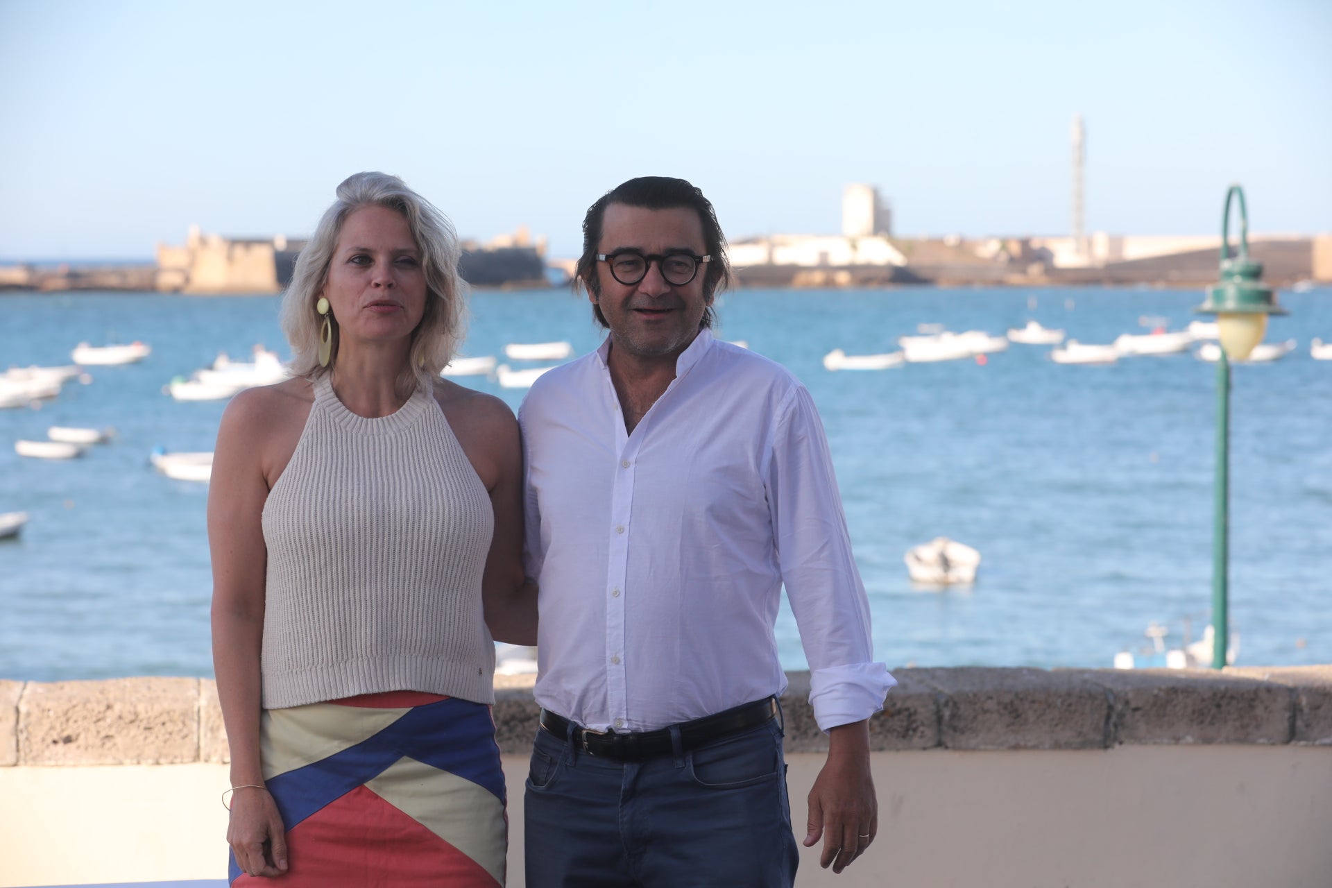 Paco León centra la expectación en La Caleta