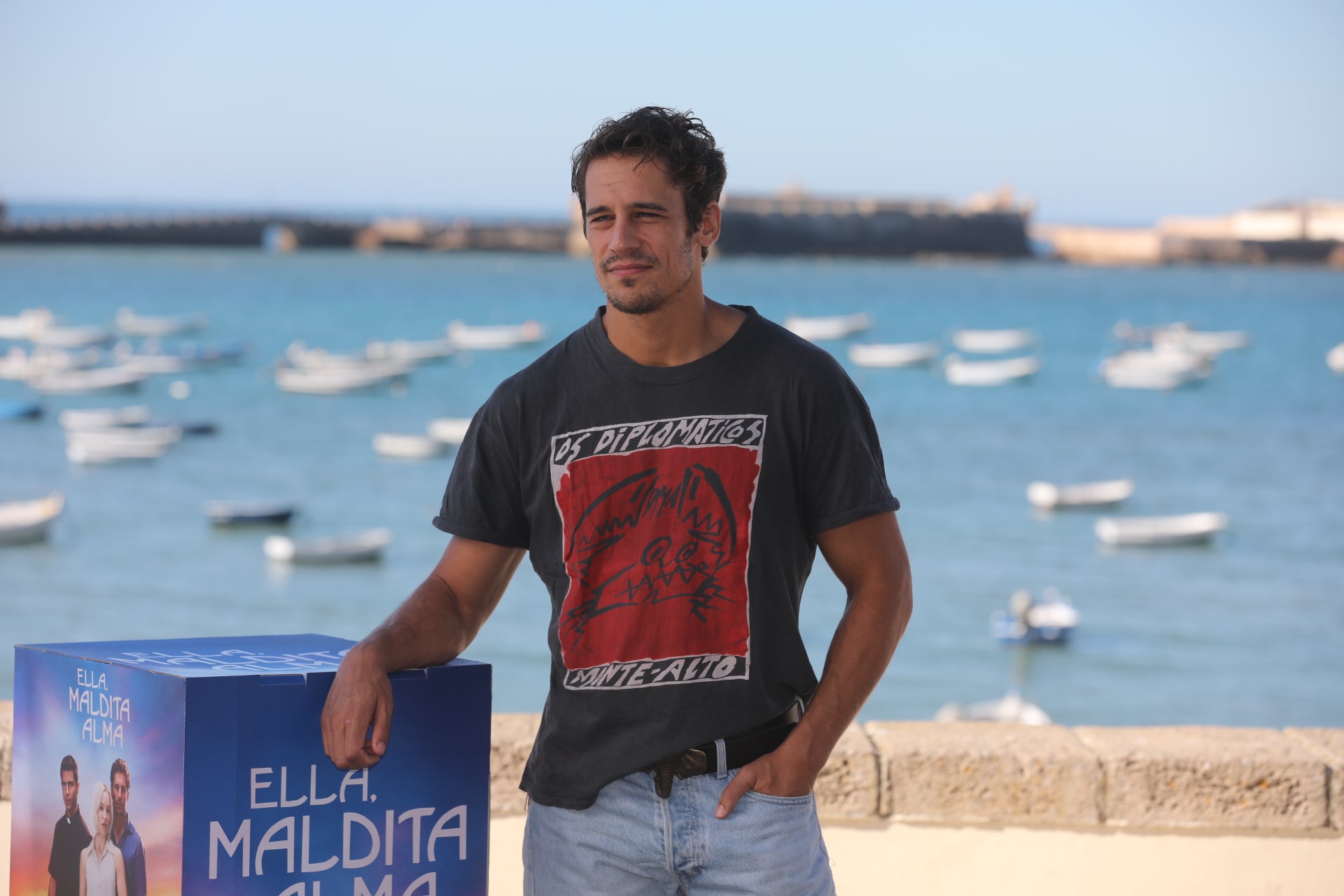 Paco León centra la expectación en La Caleta