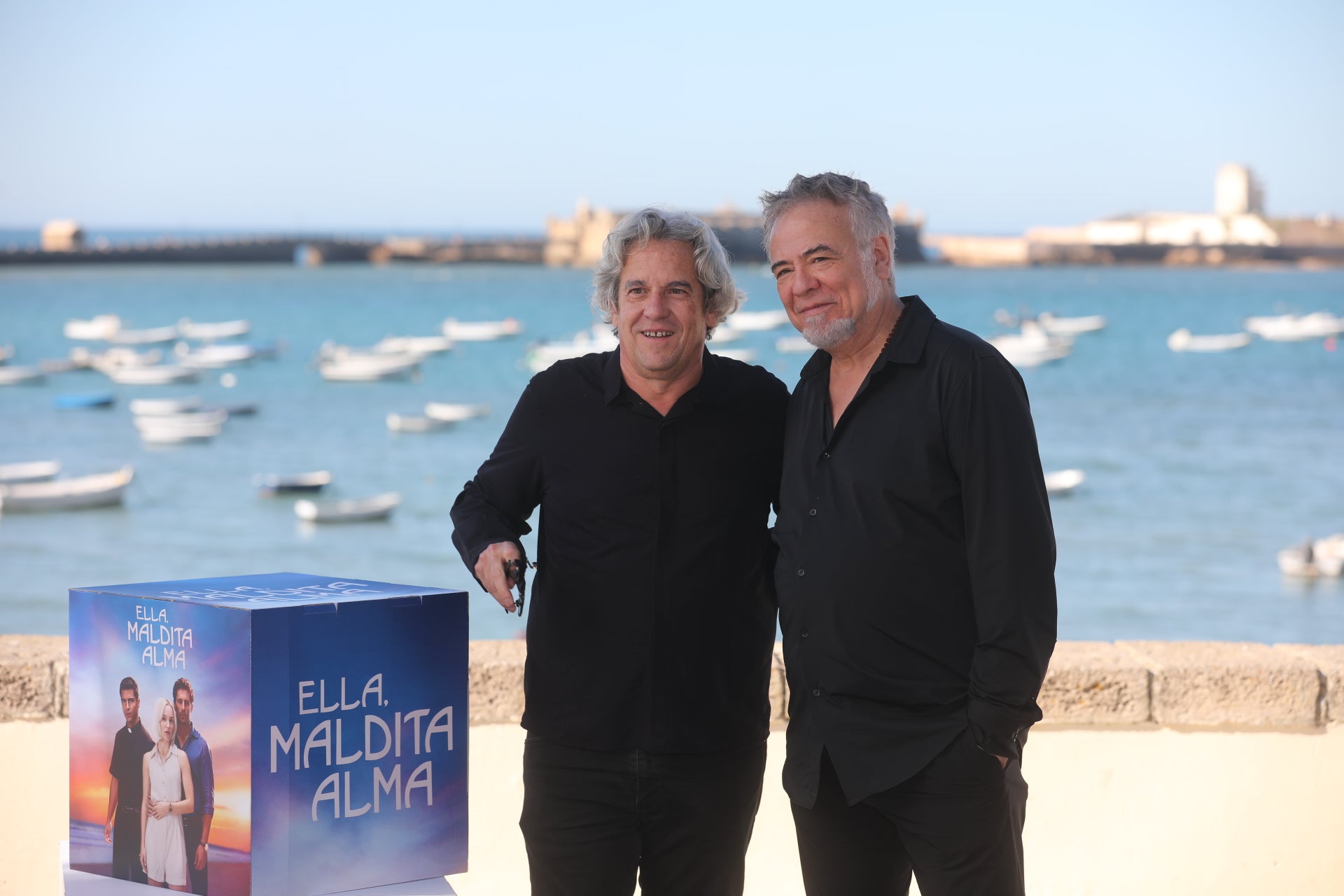 Paco León centra la expectación en La Caleta