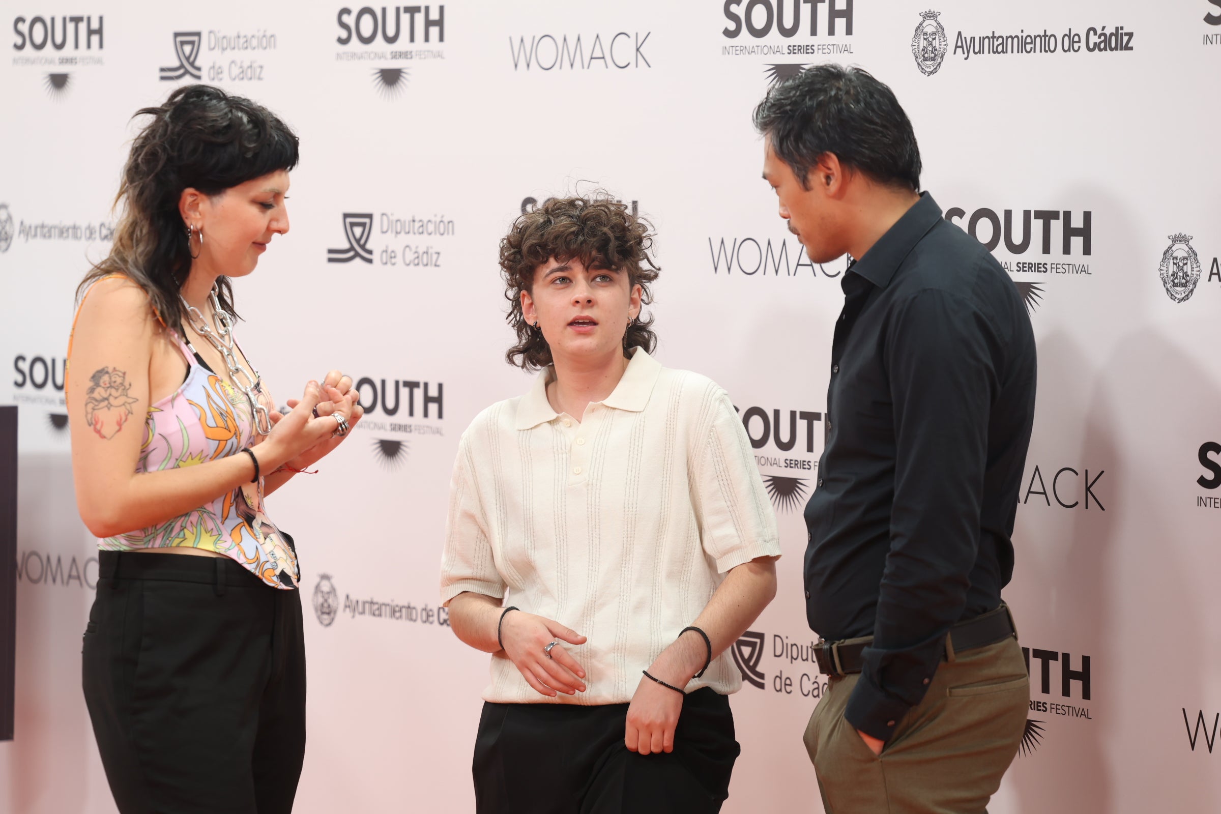 Segunda jornada de estrellas en la alfombra naranja del South Series Festival