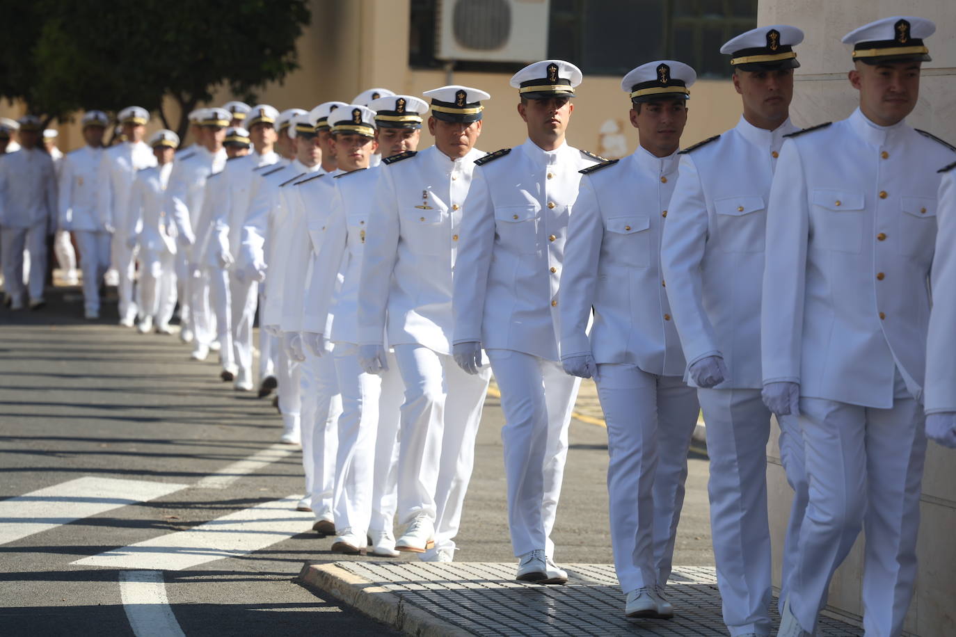 Fotos: Margarita Robles inaugura el curso académico en la Escuela de Suboficiales de la Armada en San Fernando