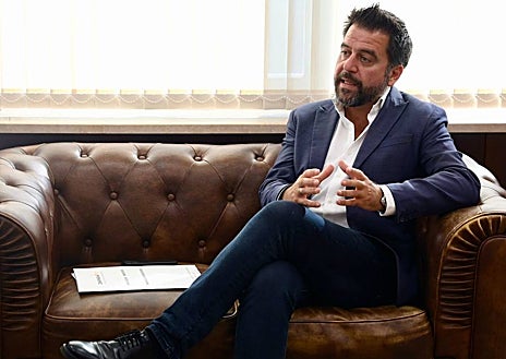 Imagen secundaria 1 - Fran González, delegado de la Zona Franca en Cádiz