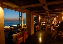 Homenaje a la artesanía y el atardecer gaditano