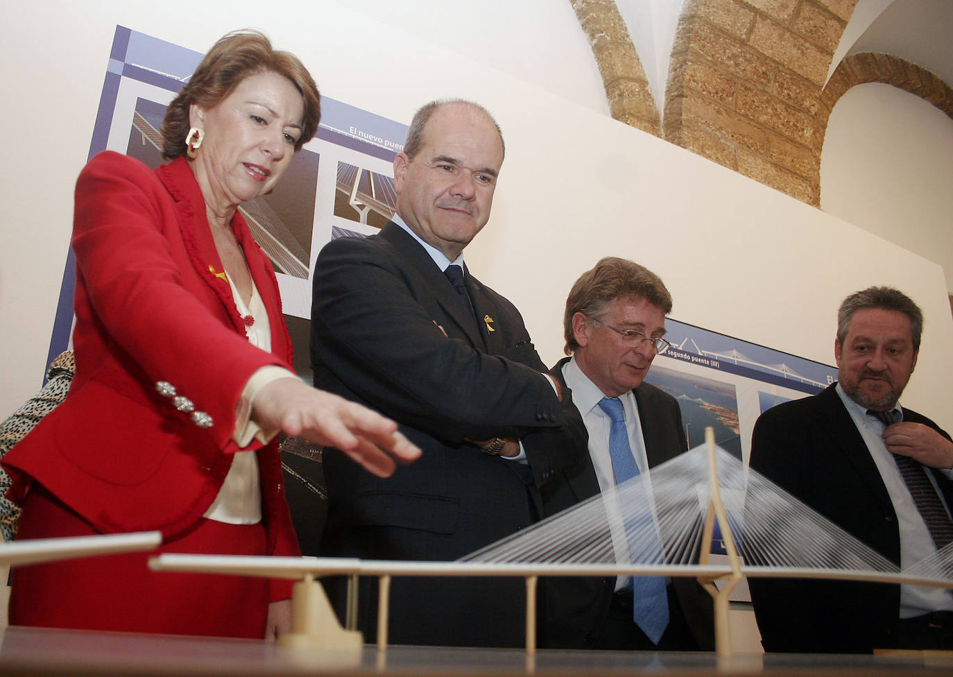 La construcción de un símbolo: Las imágenes de las obras del puente de la Constitución de 1812 de Cádiz