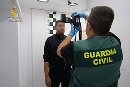 Karim, el piloto de la narcolancha que mató a dos guardias civiles en Barbate, cumple un año en prisión