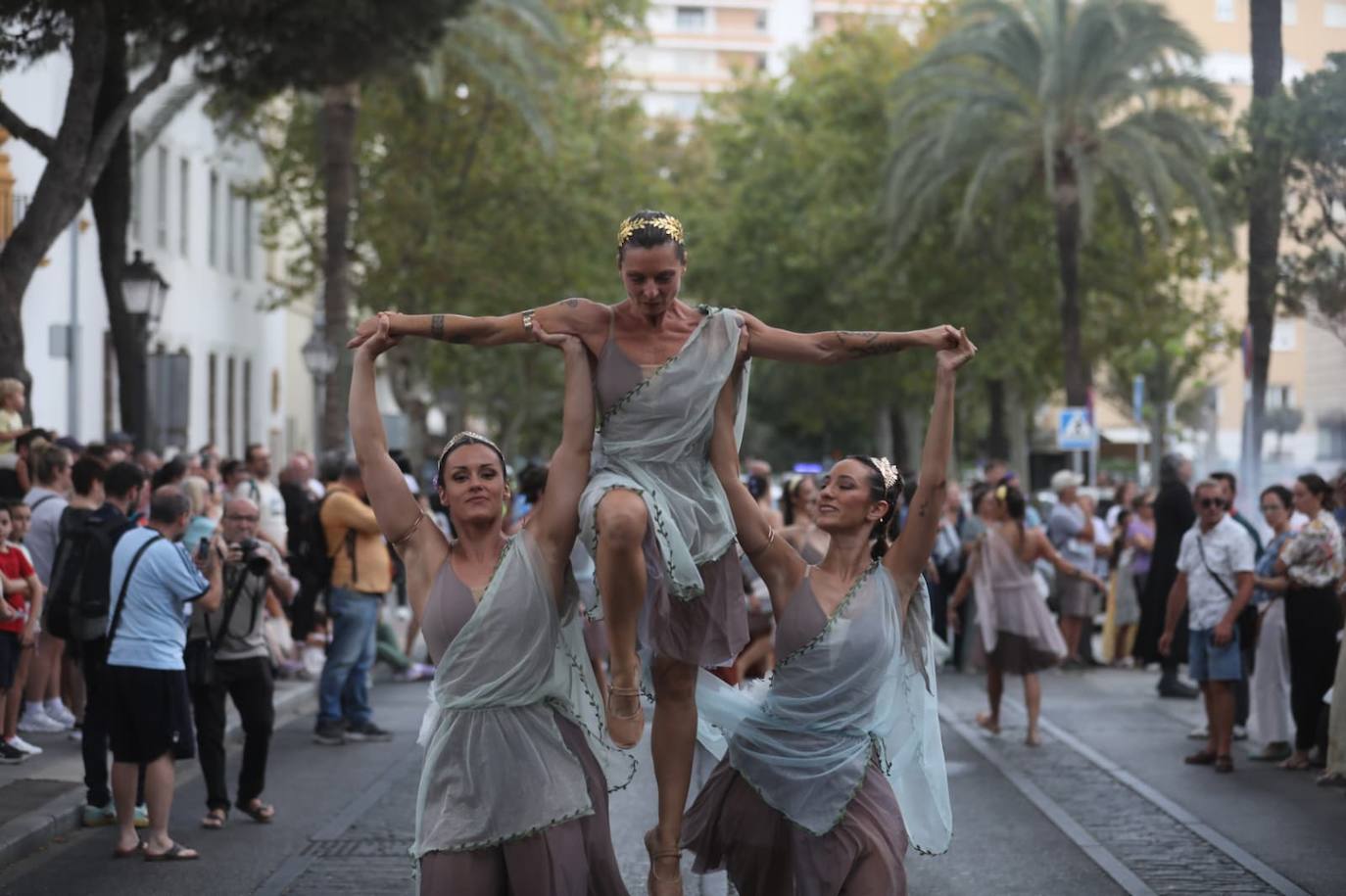 Fotos: Así ha sido el cortejo inaugural de Cádiz Romana