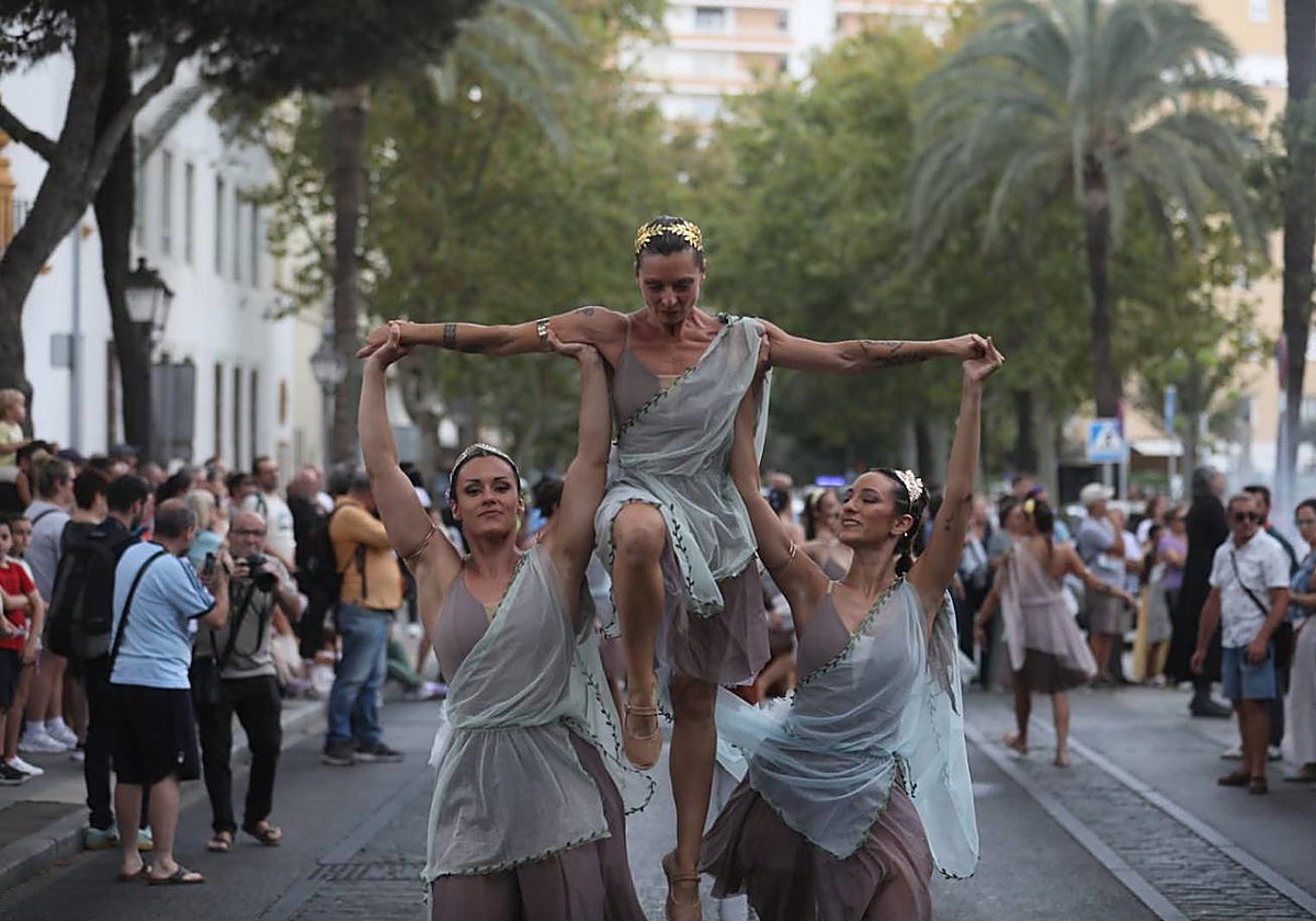 Fotos: Así ha sido el cortejo inaugural de Cádiz Romana