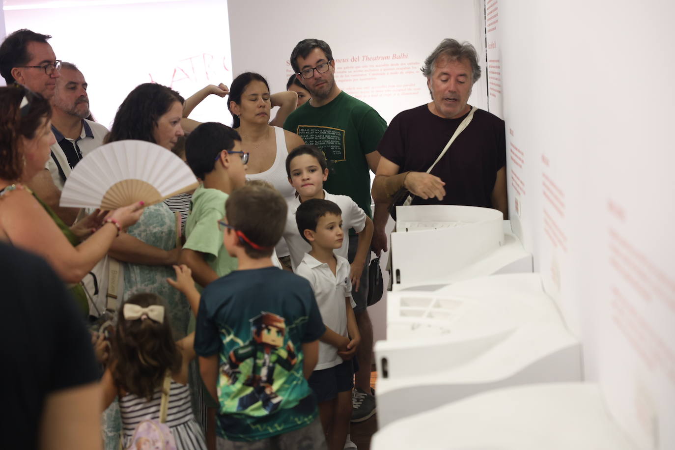 Visita teatralizada &#039;Cuando César vino a Gades y acabó soltando dos lagrimones&#039; en el Teatro Romano de Cádiz