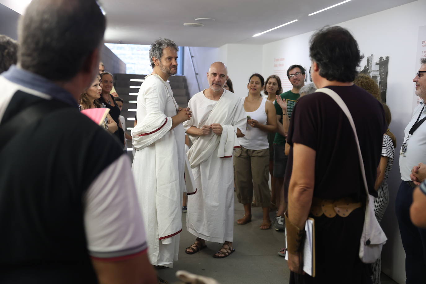 Visita teatralizada &#039;Cuando César vino a Gades y acabó soltando dos lagrimones&#039; en el Teatro Romano de Cádiz