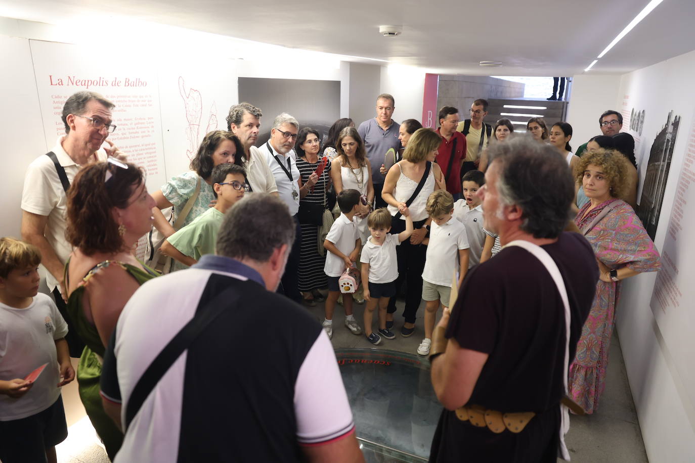 Visita teatralizada &#039;Cuando César vino a Gades y acabó soltando dos lagrimones&#039; en el Teatro Romano de Cádiz