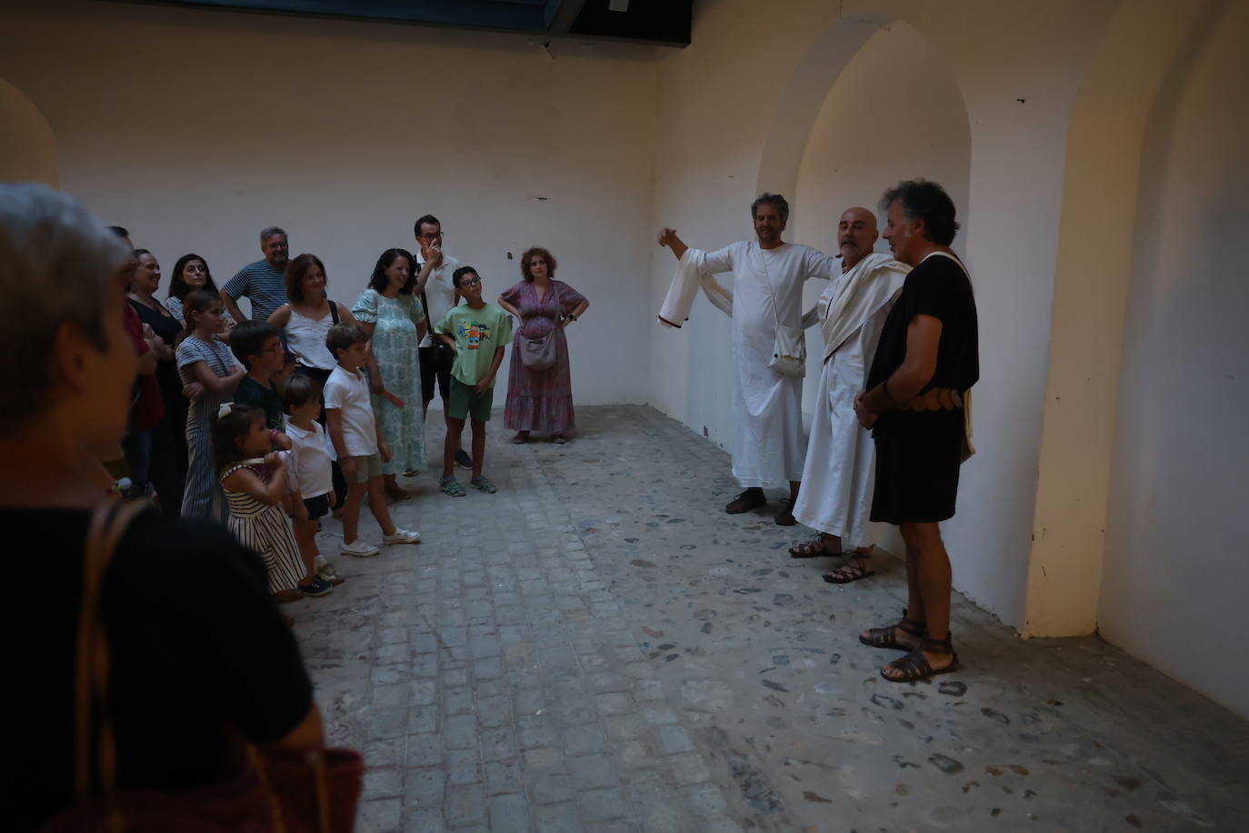 Visita teatralizada &#039;Cuando César vino a Gades y acabó soltando dos lagrimones&#039; en el Teatro Romano de Cádiz