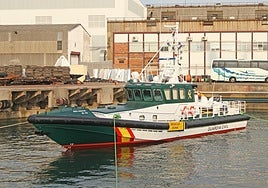 Muere el ocupante de una narcolancha al chocar con una embarcación de la Guardia Civil en Algeciras