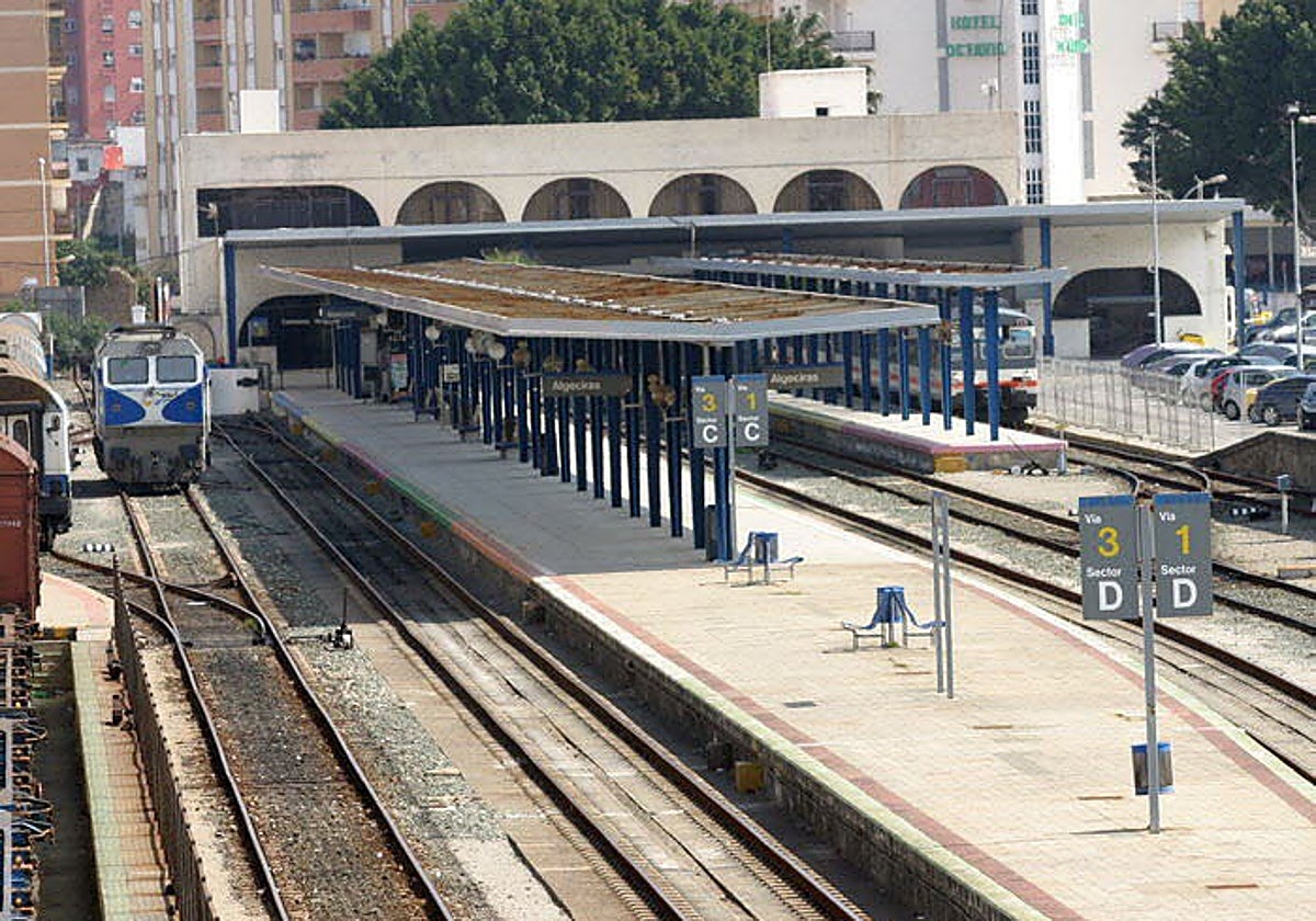 Nueva avería del tren Madrid-Algeciras: «Hay que echarle paciencia para viajar así»