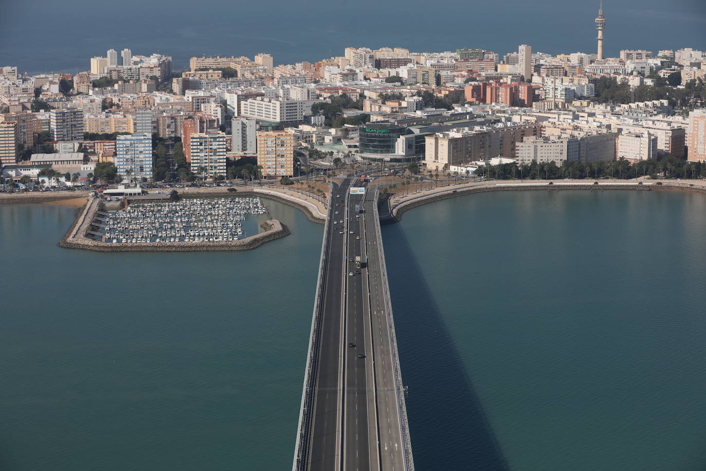 Fotos: La Bahía de Cádiz desde el punto más alto del puente de la Constitución de 1812, el imponente viaje al &#039;cielo&#039;