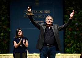 Joan Manuel Serrat en San Fernando: «No me gusta el mundo en el que vivimos. Es hostil, contaminado, injusto e insolidario»