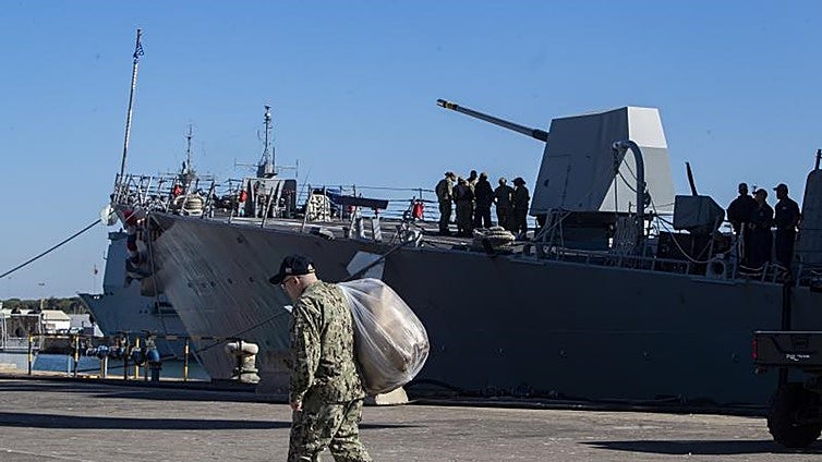 El Gobierno veta a Israel e impide el uso de la base de Rota para el tránsito de armas