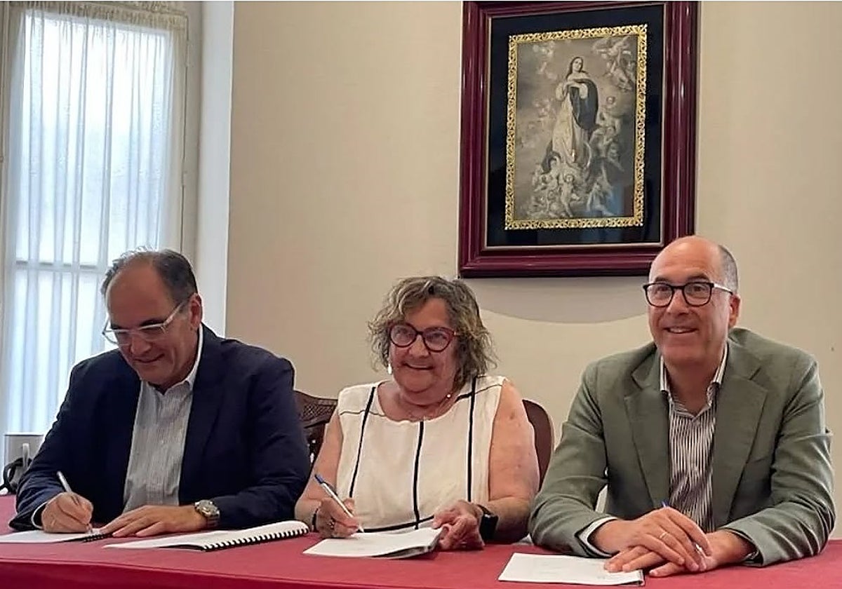 Pilar Álvarez, en medio de la imagen