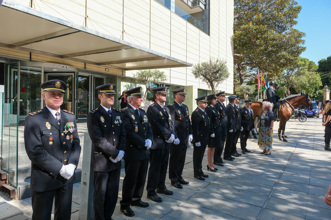 Fotos: Acto de la Policía Nacional con motivo de la fiesta de los Santos Ángeles Custodios en Cádiz