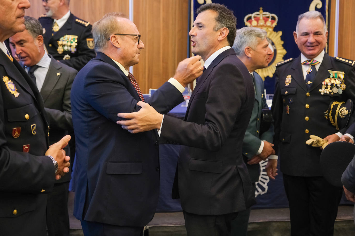 Fotos: Acto de la Policía Nacional con motivo de la fiesta de los Santos Ángeles Custodios en Cádiz