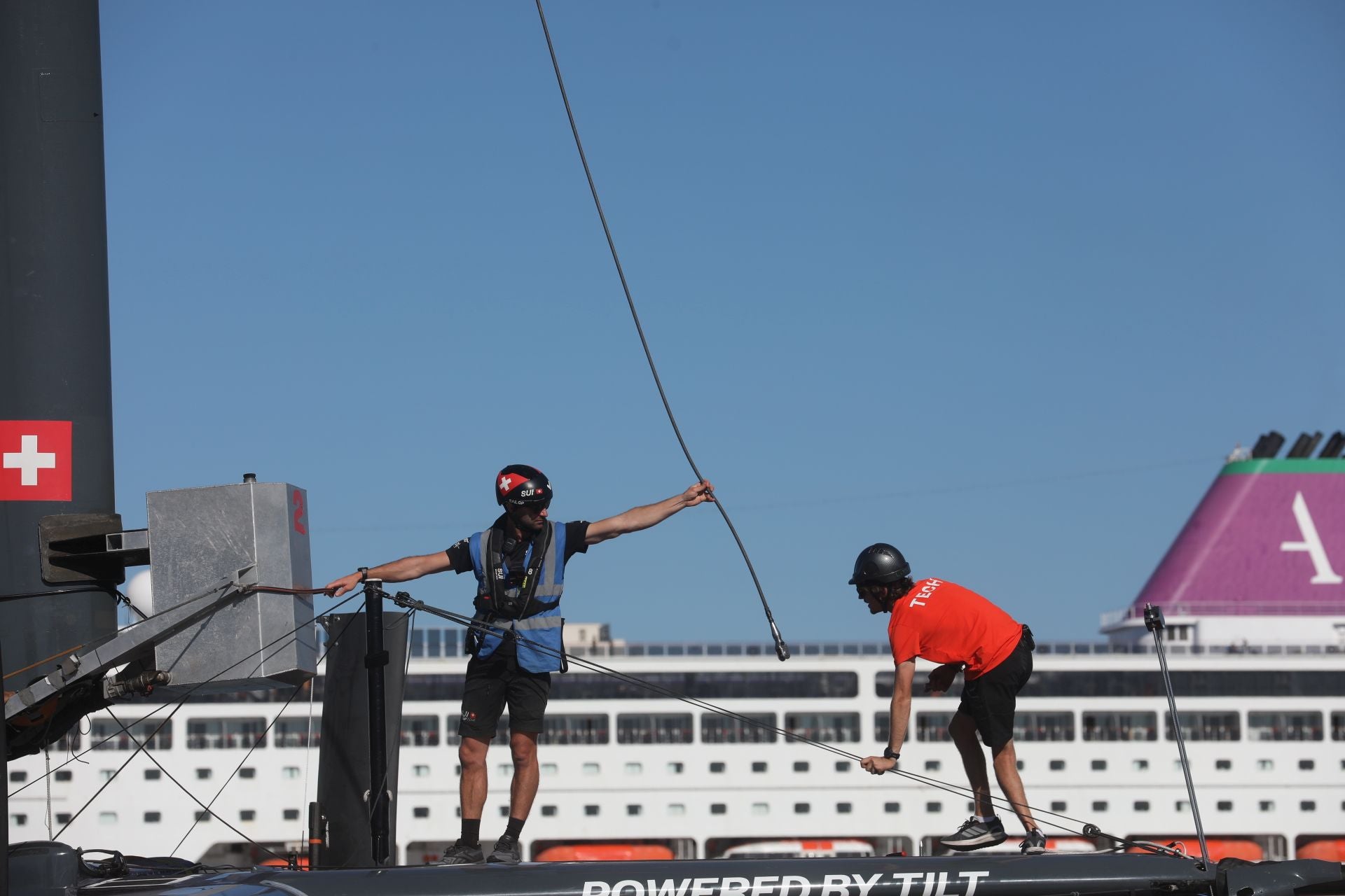 Fotos: Los últimos preparativos antes del inicio de la SailGP en Cádiz